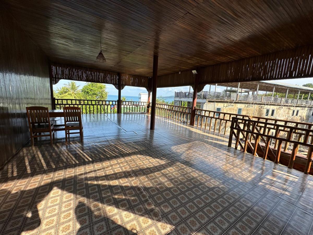 Готель Koh Rong Boutique Wooden Екстер'єр фото